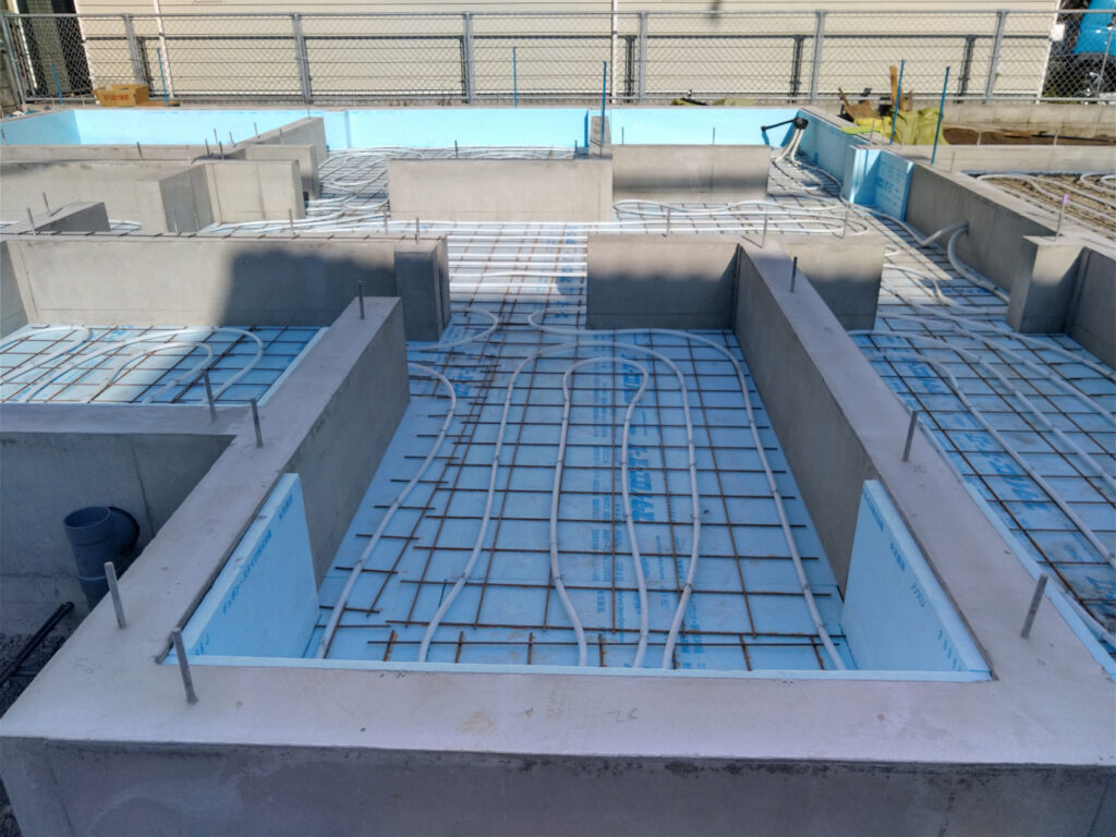 蓄熱式床暖房配管敷設002